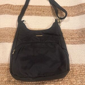 Travelon RFID Anti Theft Crossbody Travel Purse/bag with adjustable strap-Black